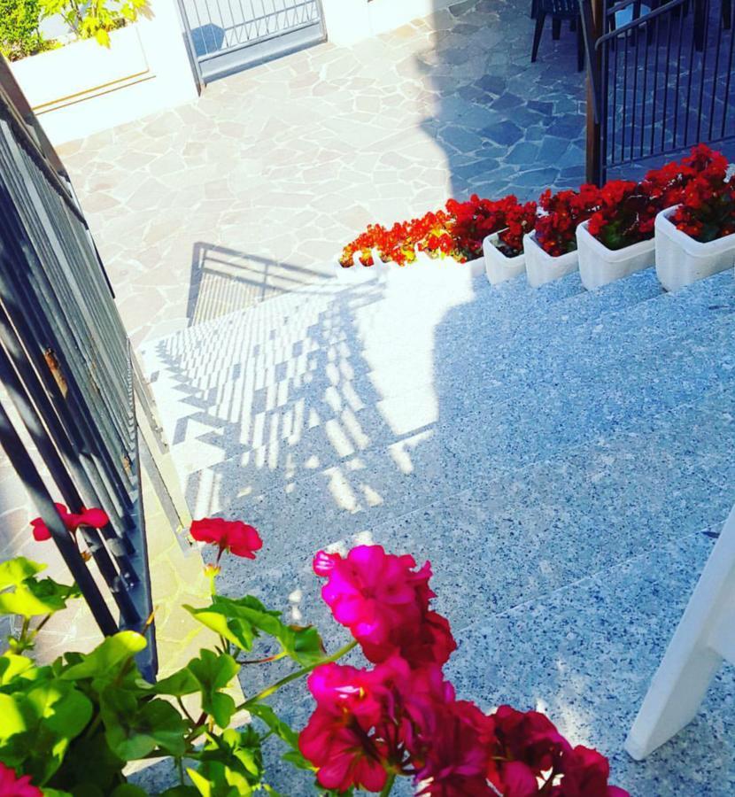 Hotel Moroni Rimini Exterior foto